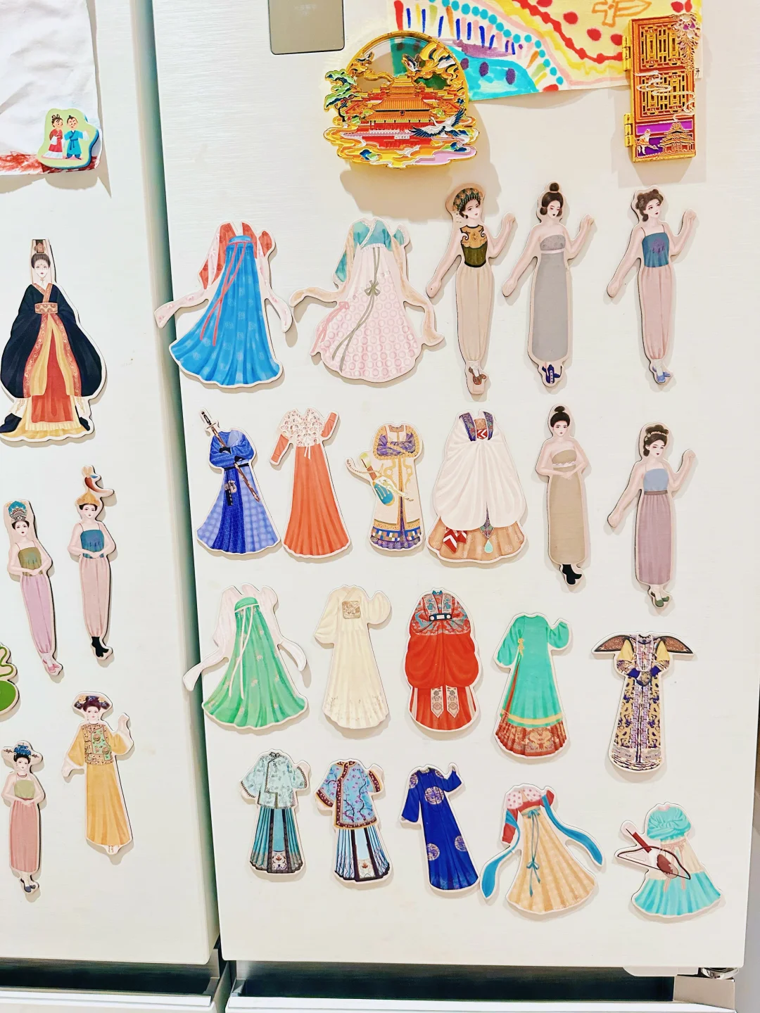 今天和女儿一起玩换装游戏