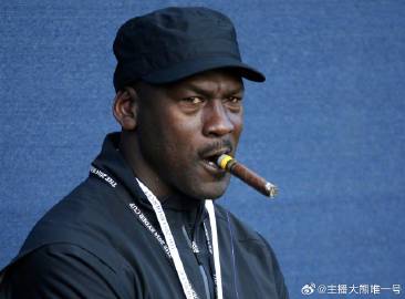 迈克尔-乔丹以4000万年薪签约美国全国广播公司NBC，下赛季将担任解...