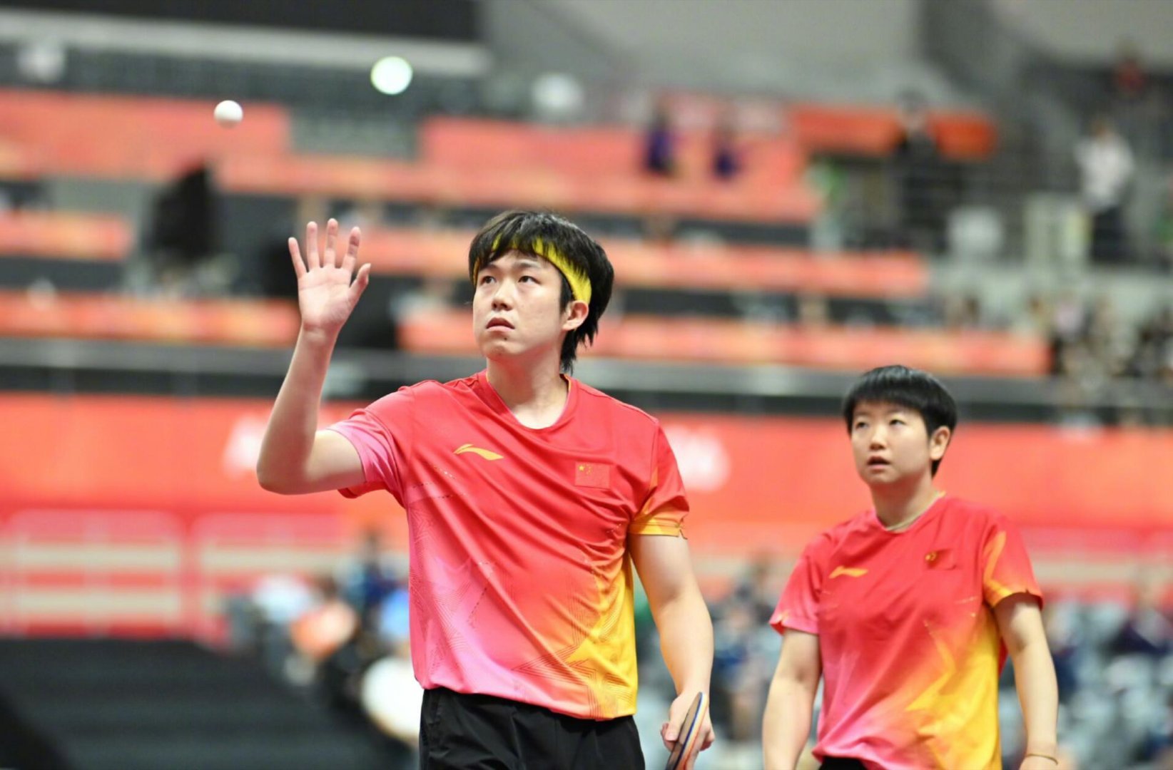 🥇林诗栋/蒯曼4:0夺冠！国乒包揽混双金银牌
9月26日，名古屋亚运会乒乓球混双决赛，林诗栋/蒯曼4:0战胜王楚钦/孙颖莎，夺得冠军🏆 ​