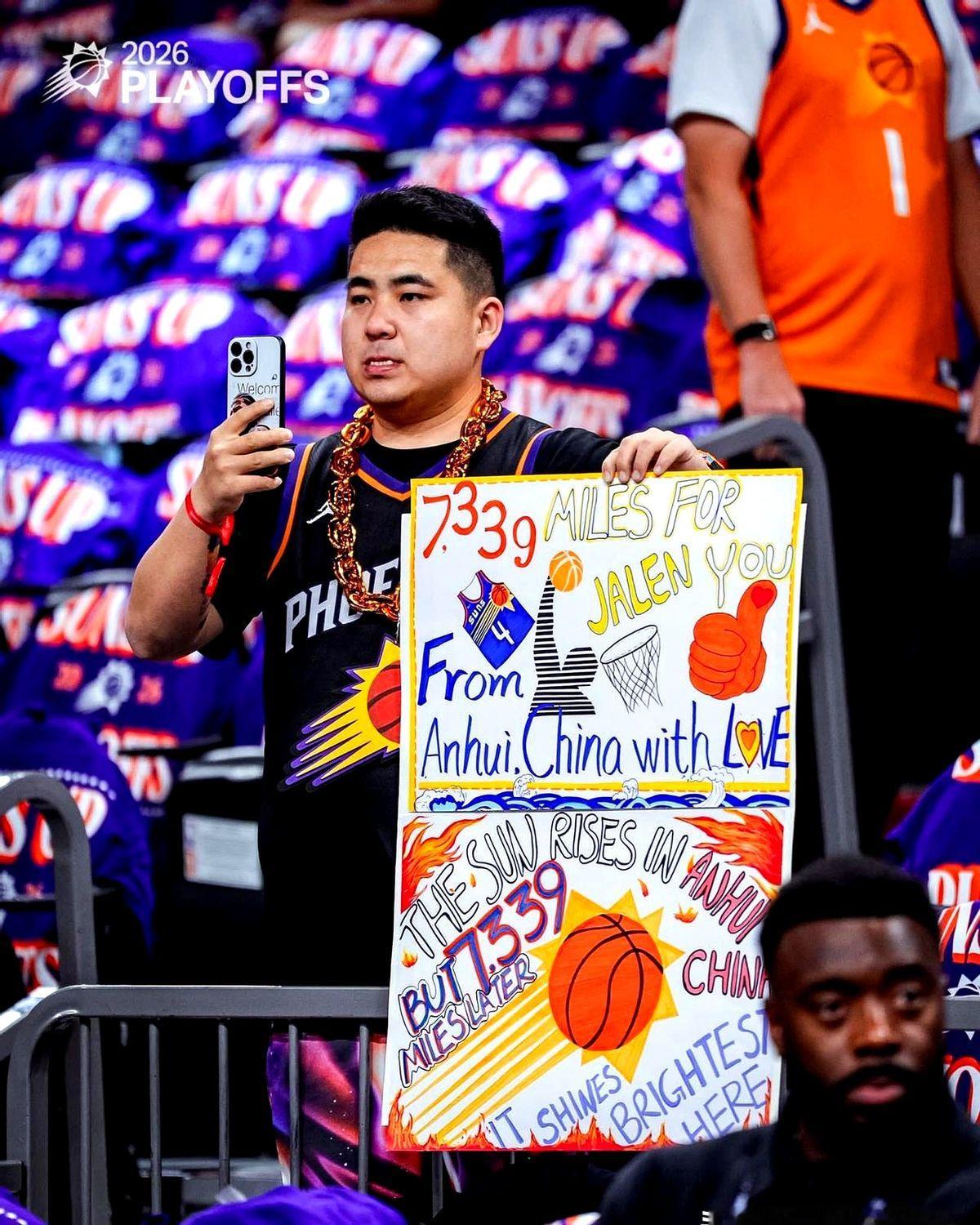 太顶了！SGA一肘子把人干翻，裁判居然吹了防守犯规？！  雷霆打太阳G...