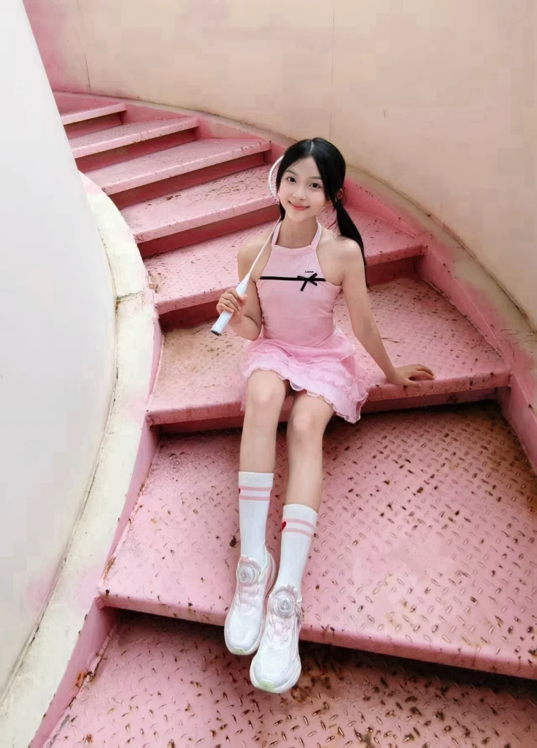 夏天也要运动哦！今日份粉色网球🎾少女