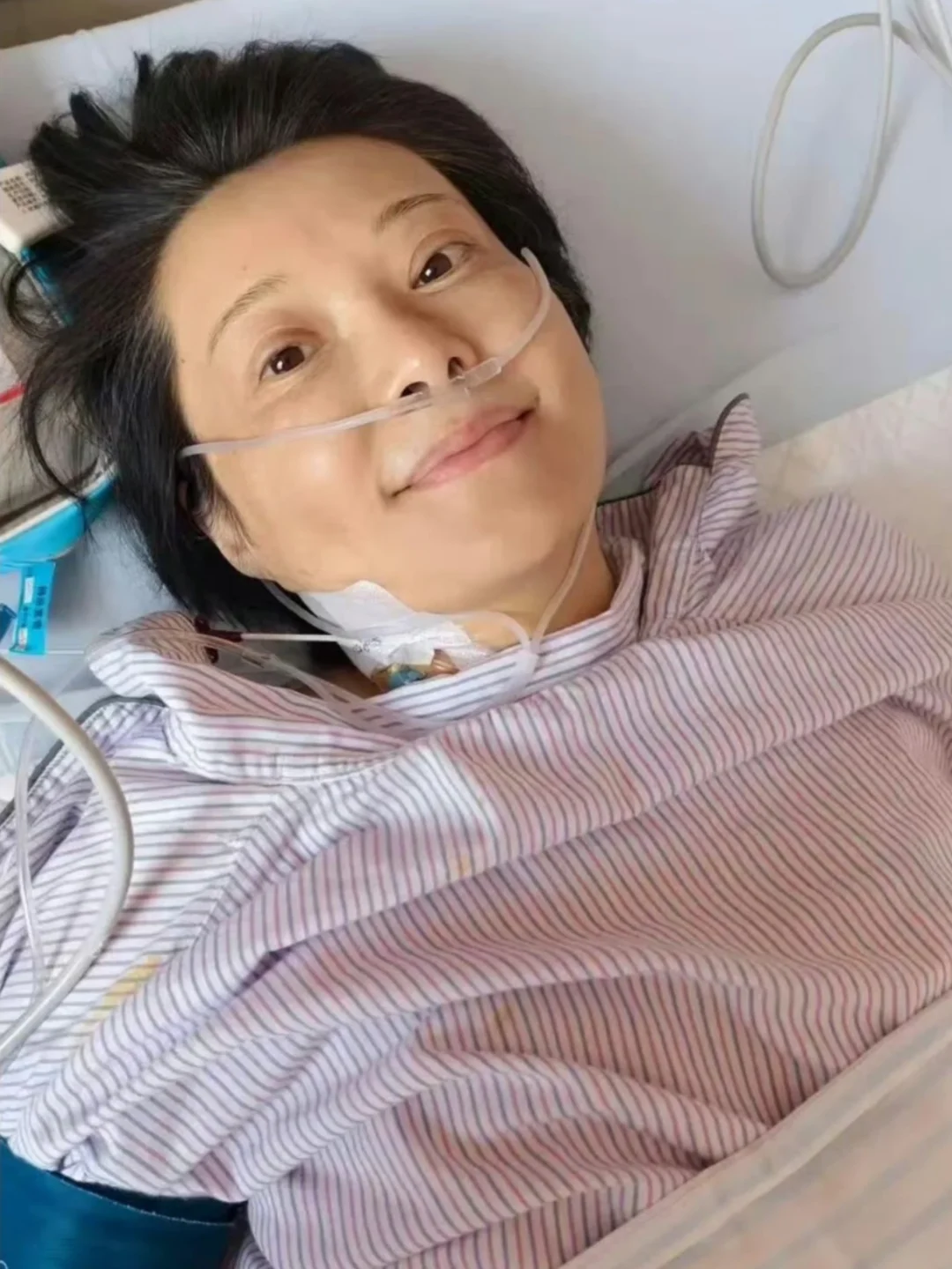 好久没看到袁立了