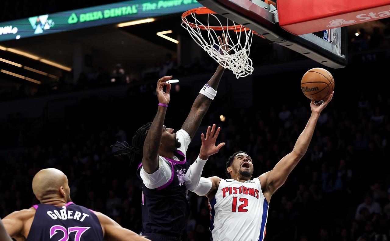 三月下旬北京夜，活塞撕碎森林狼，一场不常见的球赛。 二零二四年三月二十...