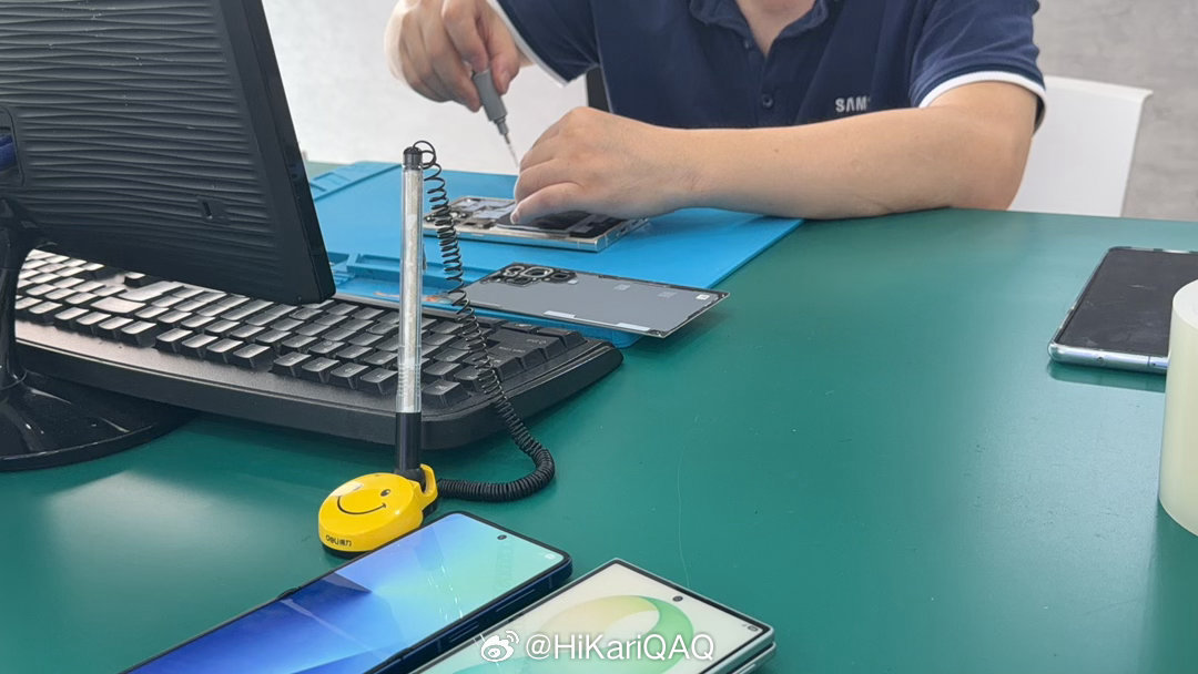 我的s23u在抢救中 两天后才知道结果 早知道殉这么快我就应该直接上17pm不买17p的[泪奔]  搞得我现在又在看安卓机。。。心水oppo find x9spro和vivo 300s。。。[无聊] ​