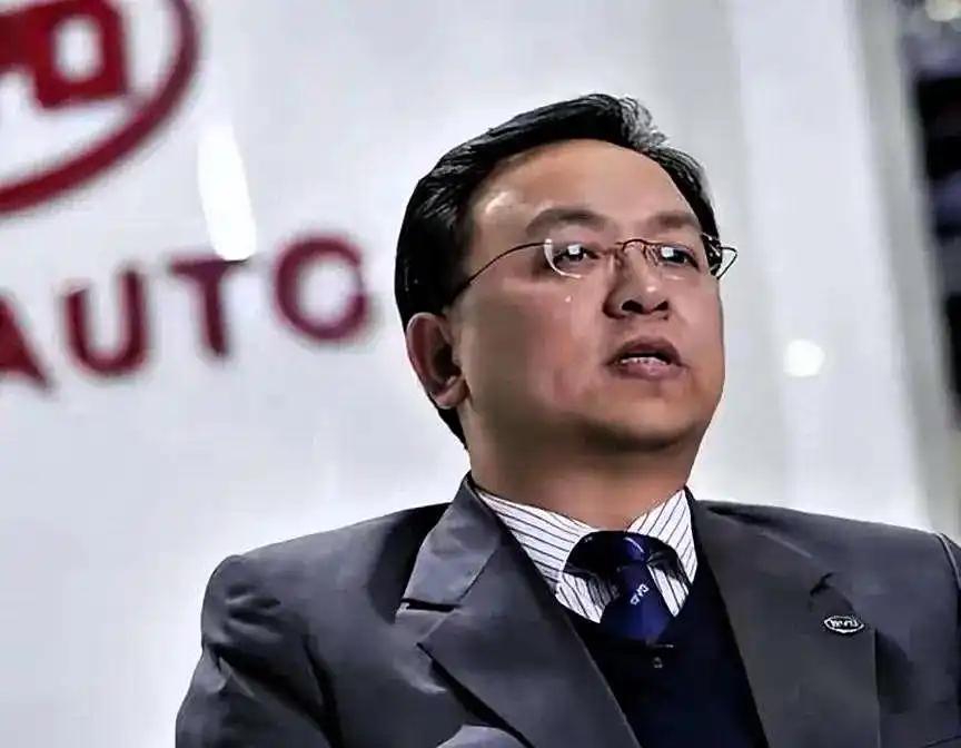 从“丧父丧母”到千亿掌门：王传福逆袭心法，普通人能复制吗？