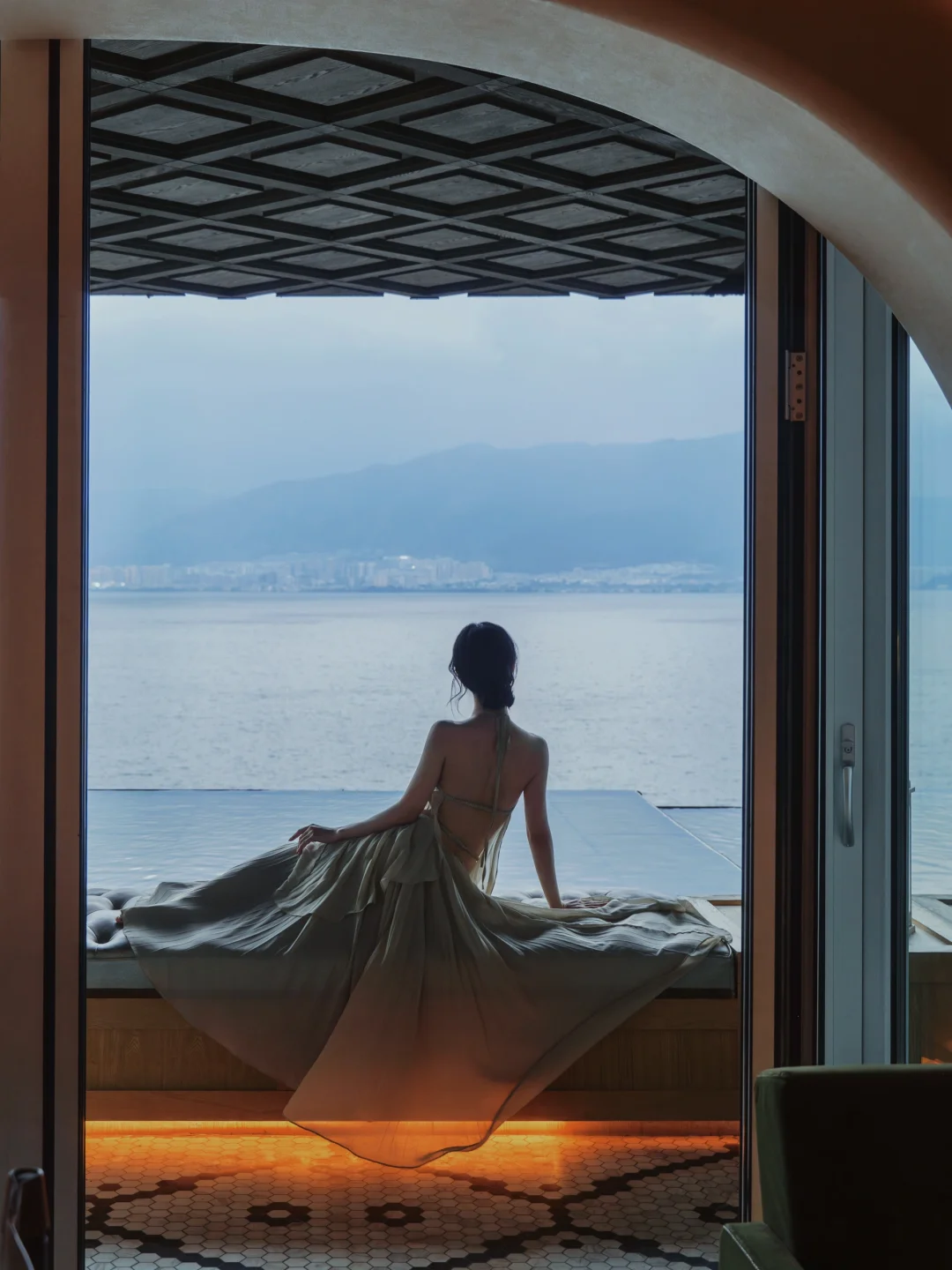 为了这面窗景，也要来一次大理海东！