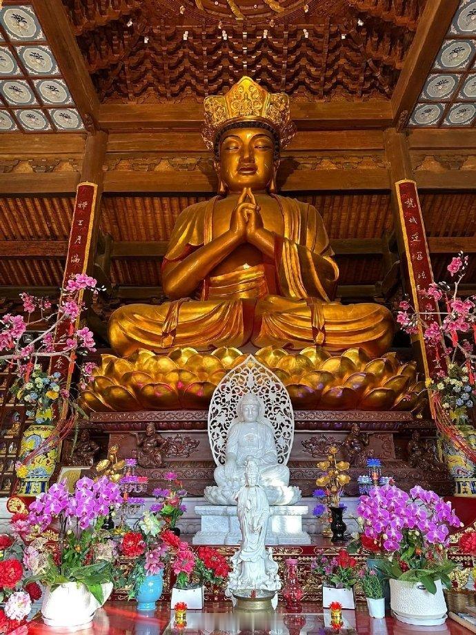 清晨礼佛，礼赞菩萨，近期生活运会美好顺遂，一切皆如愿，福禄美好。私信接福，生活好运为你提前兑现，心愿已录，福运向你奔赴。 ​​​
