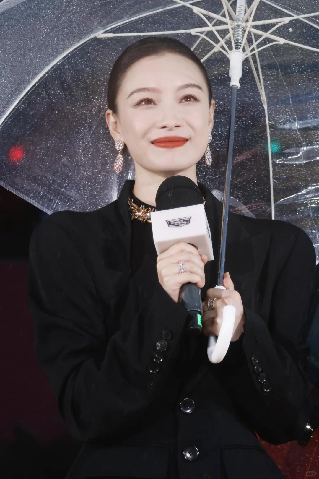 倪妮凯迪拉克活动造型好美#曝倪妮分手后给井柏然点了一个月赞# ​