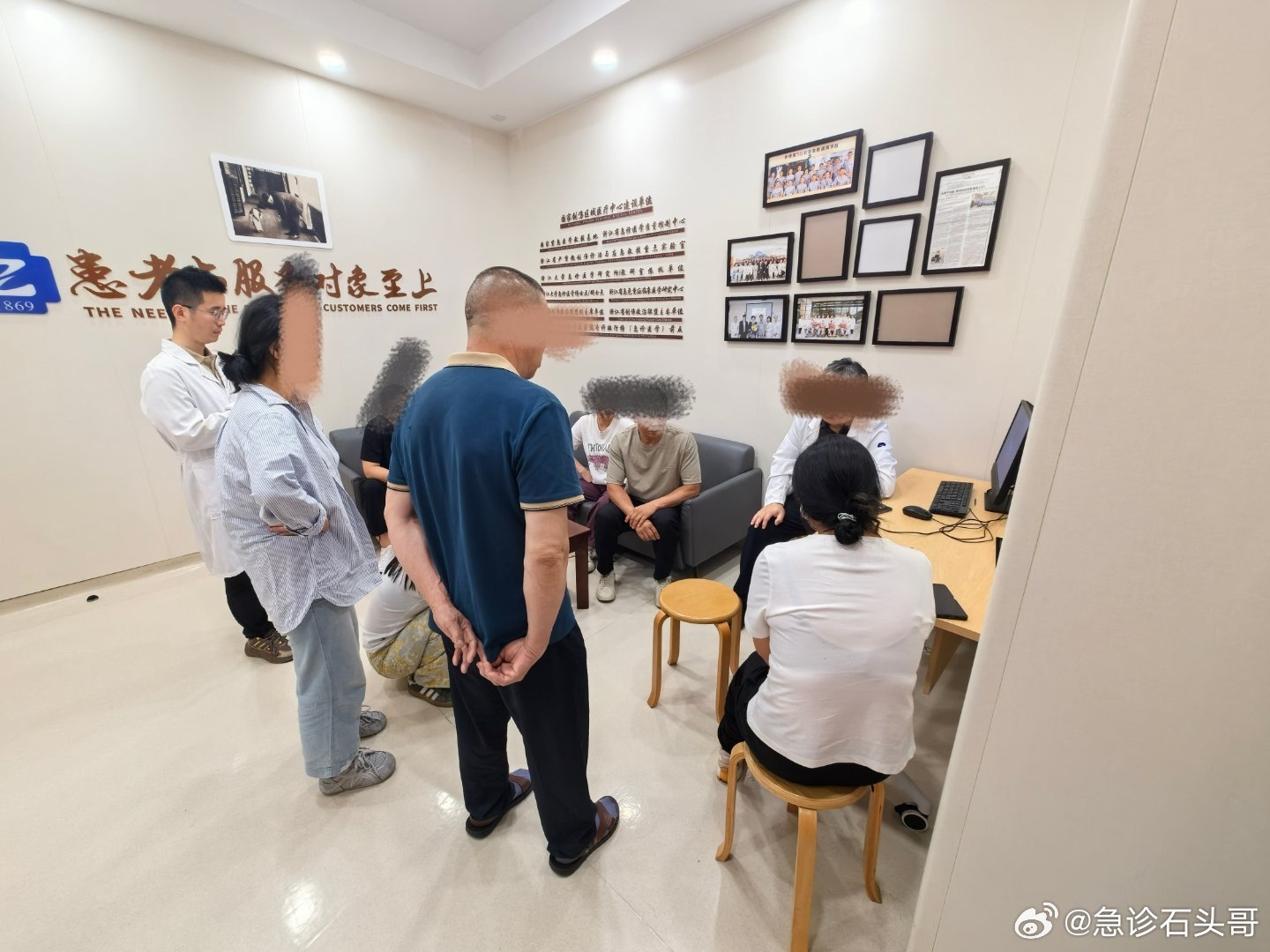 我管的一个年轻患者特别年轻特别重，外科主任过来手术谈话，谈了半个多小时...