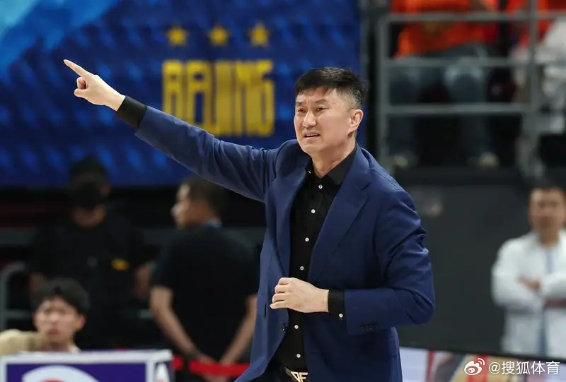 北京时间7月5日消息，据著名篮球评论员苏群透露，杜锋下赛季将不再担任广...