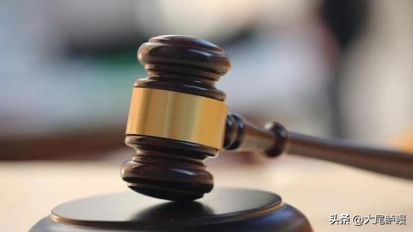 最近山东泰安一个13人恶势力“仙人跳”团伙被检察院起诉，案件细节曝光后引发广泛讨论。这个团伙以00后为主，里面还有在校大学生，一年多时间作案38起，敲诈勒索总金额155万余元。案子里两个关键点