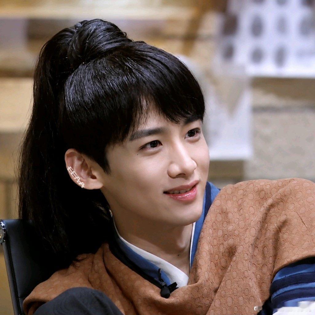 #白敬亭[超话]# 白逍遥(•̀ᴗ•́) ̑̑ ​