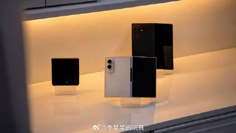 现在看三星的阔折叠并没有单独成一条线，Galaxy Z Fold8就是...