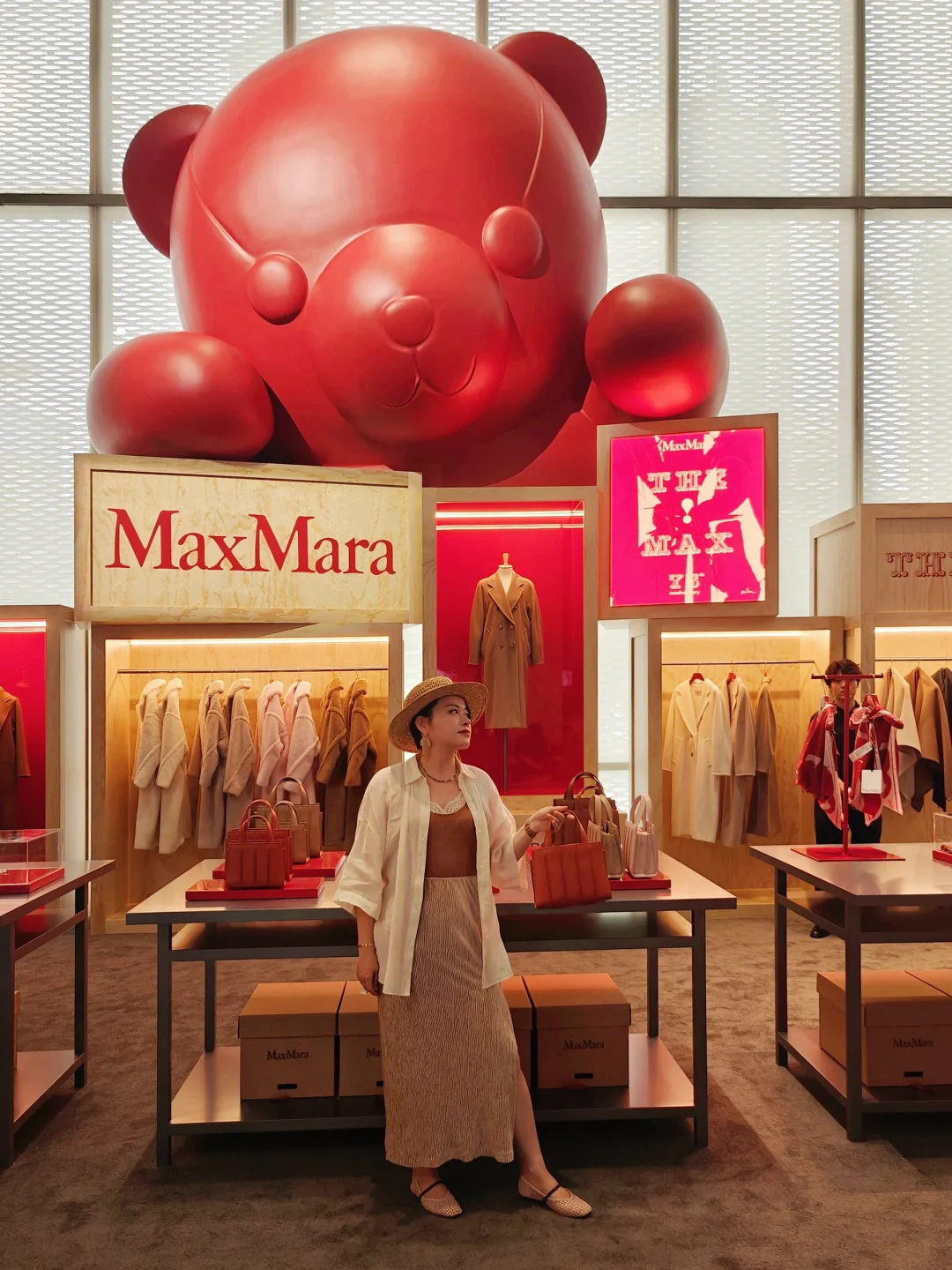 红色唱主角，Max Mara75周年档案展首日印象