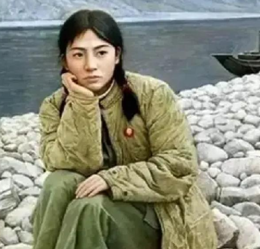 1972年，21知青李文忠救起一名11岁的落水女孩。然而，女孩竟认真地对他说了一句：“你别结婚，等我长大了，我就给你当媳妇儿！”

主要信源：（人民日报——学英雄榜样　创英雄业绩 记李文忠和英雄四排救起的二十七名红卫兵小将在三大革命斗争中锻炼成长）

1972年夏末，陕西马家堡村边河里，十一岁女孩刘