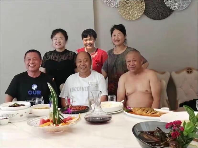 兄弟姐妹一家人！