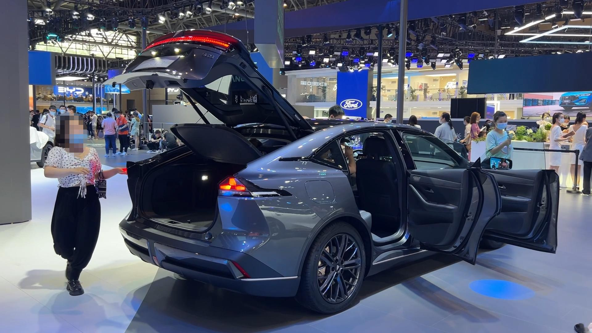 预算 7 万以内挑选新能源二手车，可以重点看看宋 PLUS DM‑i 2021 款、吉利银河 L6 2023 款、宋 Pro DM‑i 2022 款，还有深蓝 SL03 增程版 2022 款。这几款车型续航表现优秀，均配备大容量电池。其中，宋 PLUS DM‑i 与深蓝 SL03 增程版尤为值得关注