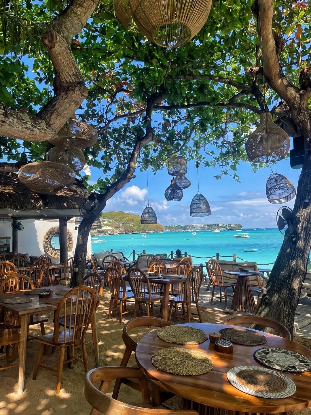 去了十几次巴厘岛，最爱还是这3⃣️家海边餐厅