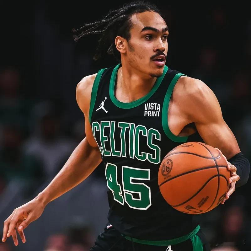 CBA惊现&34;弃软外援、抢NBA控卫&34;！山东男篮这波操作，球迷炸锅了
据篮球媒体人&34;所罗门的臣仆&34;今天下午曝料：班顿身高约2米，CBA目前根本没有同尺寸的控卫。奥莫特在北京首钢都没证明自己，山东要是真签了等于白扔钱；现在换班顿，防守直接加一道保险，进攻端在NBA吃瘪，到CBA大概率是降维打击。

王岚