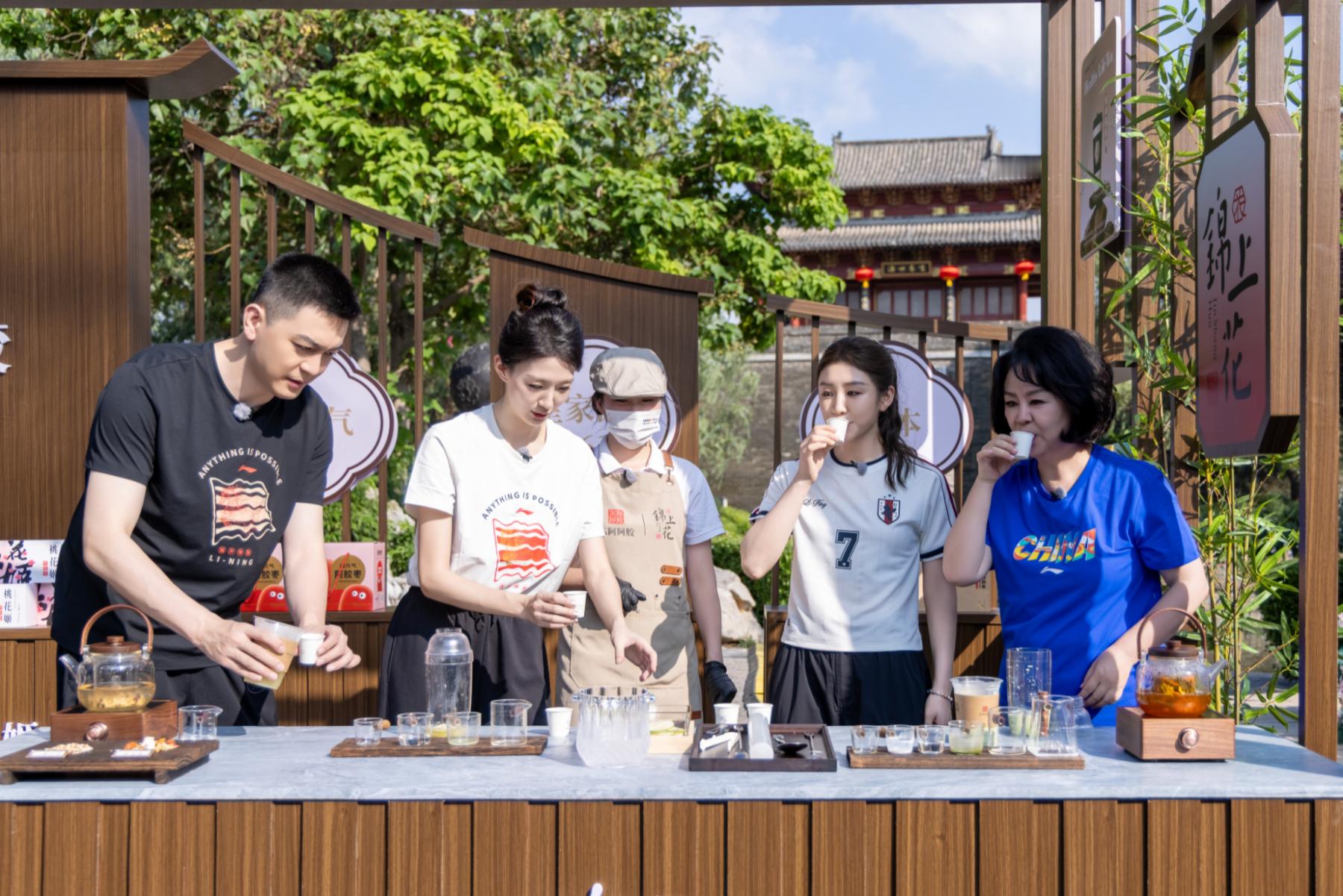 东阿中医药文化旅游区今天全是人从众！陈梦一行来拍摄山东乒超文旅嘉年华...
