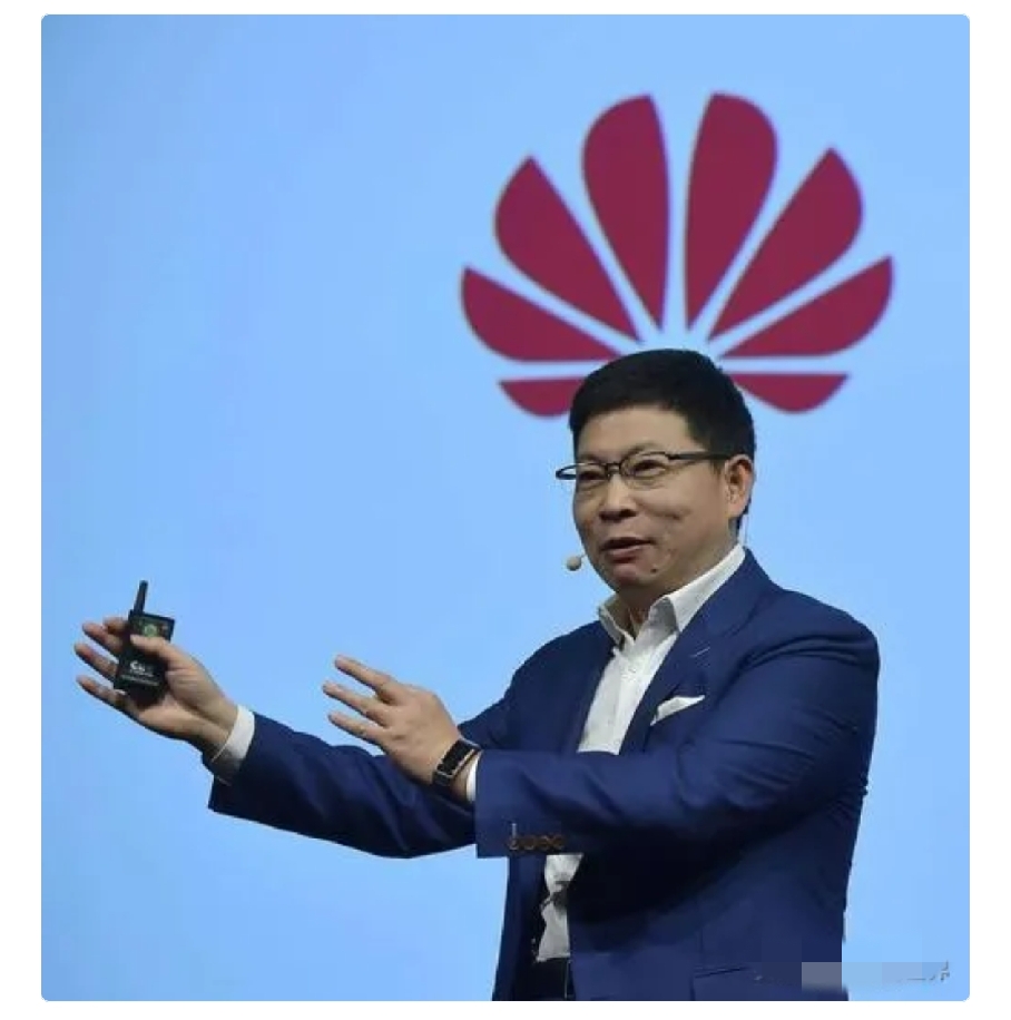 谁懂啊！今天华为发布会直接把我看嗨了！

余承东站在台上说那句“四年前我们就做了10档物理可变光圈，去年友商才跟进，现在我们已经实现连续可变了”的时候，全场欢呼都快把天花板掀了。

以前大家总觉得手机影像就是玩票，比不过单反。可这次Mate 90直接把F1.4到F4.0做成了无级调节，那种丝滑感，根