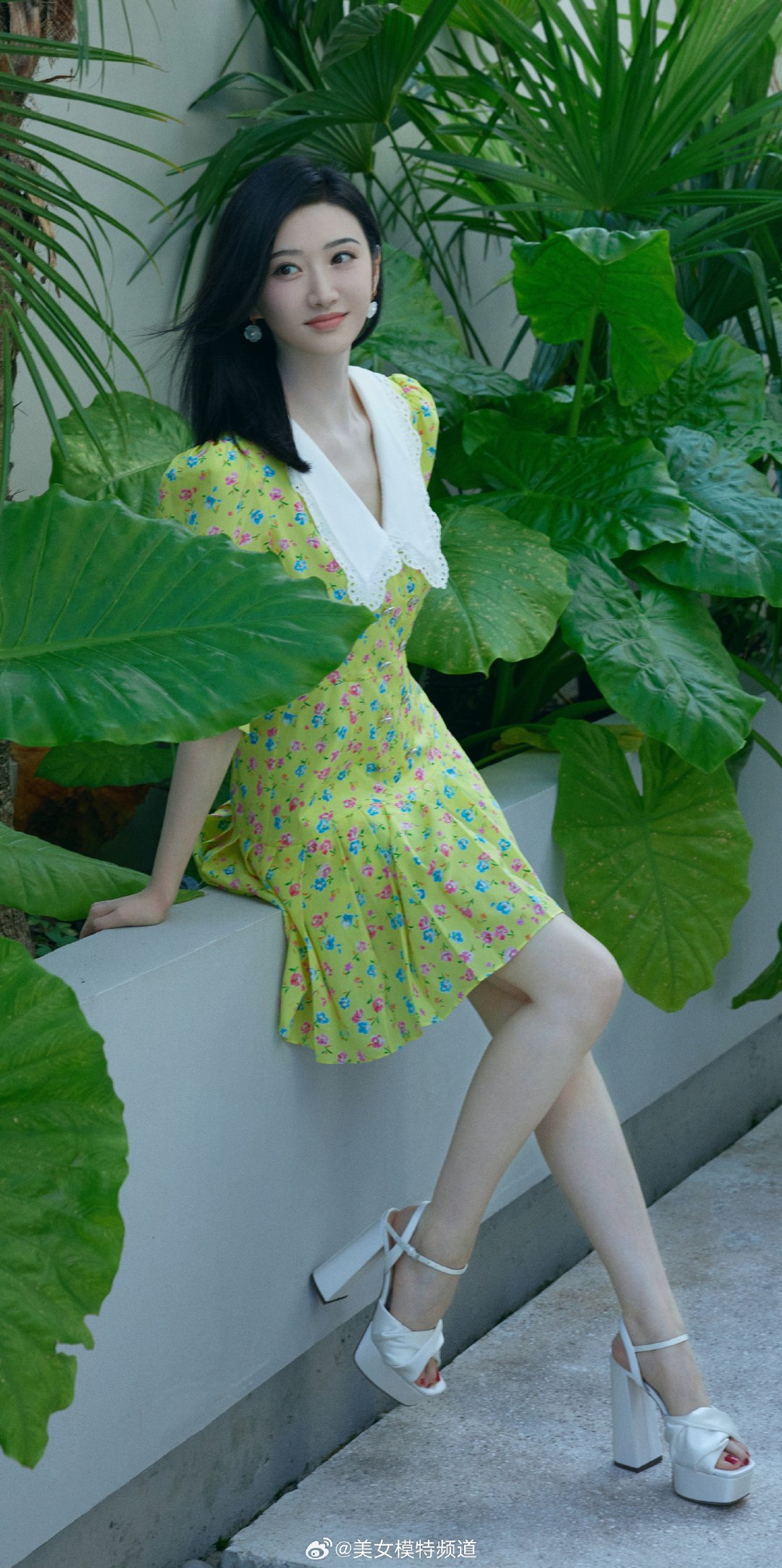 景甜甜美迷人 ​