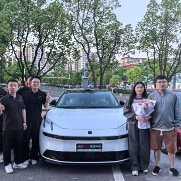 告别03，拥抱10 EM‑P｜提车一月，聊聊我的真实置换心得告别03，拥抱10