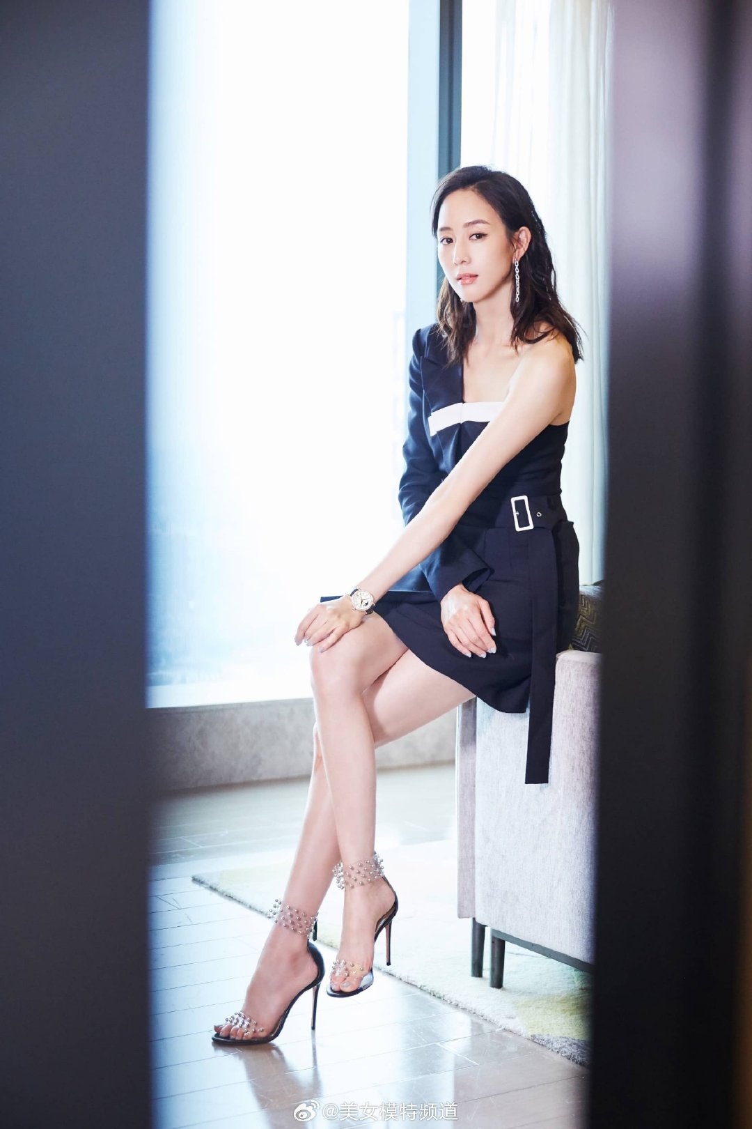 张钧甯美腿妆造写真精选 ​