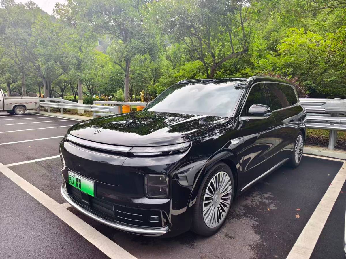 续航焦虑？不存在的🚗 我开零跑D19那720续航回娘家，半路一次电没补
今年的国庆假期，媳妇张罗着想回娘家。9月29号，天刚亮我们就往媳妇老家开，主打的就是一个错峰出行。我们一家4口——我、媳妇、6岁女儿、2岁儿子。全程420公里，前半程高速，后半程是经常走大货车的县道。
这次开D19出行，也是我第