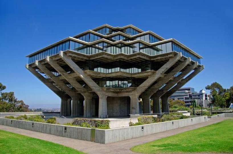 【加州大学SAT复活之争明年见分晓 工科教授呼吁恢复考试】围绕SAT是...