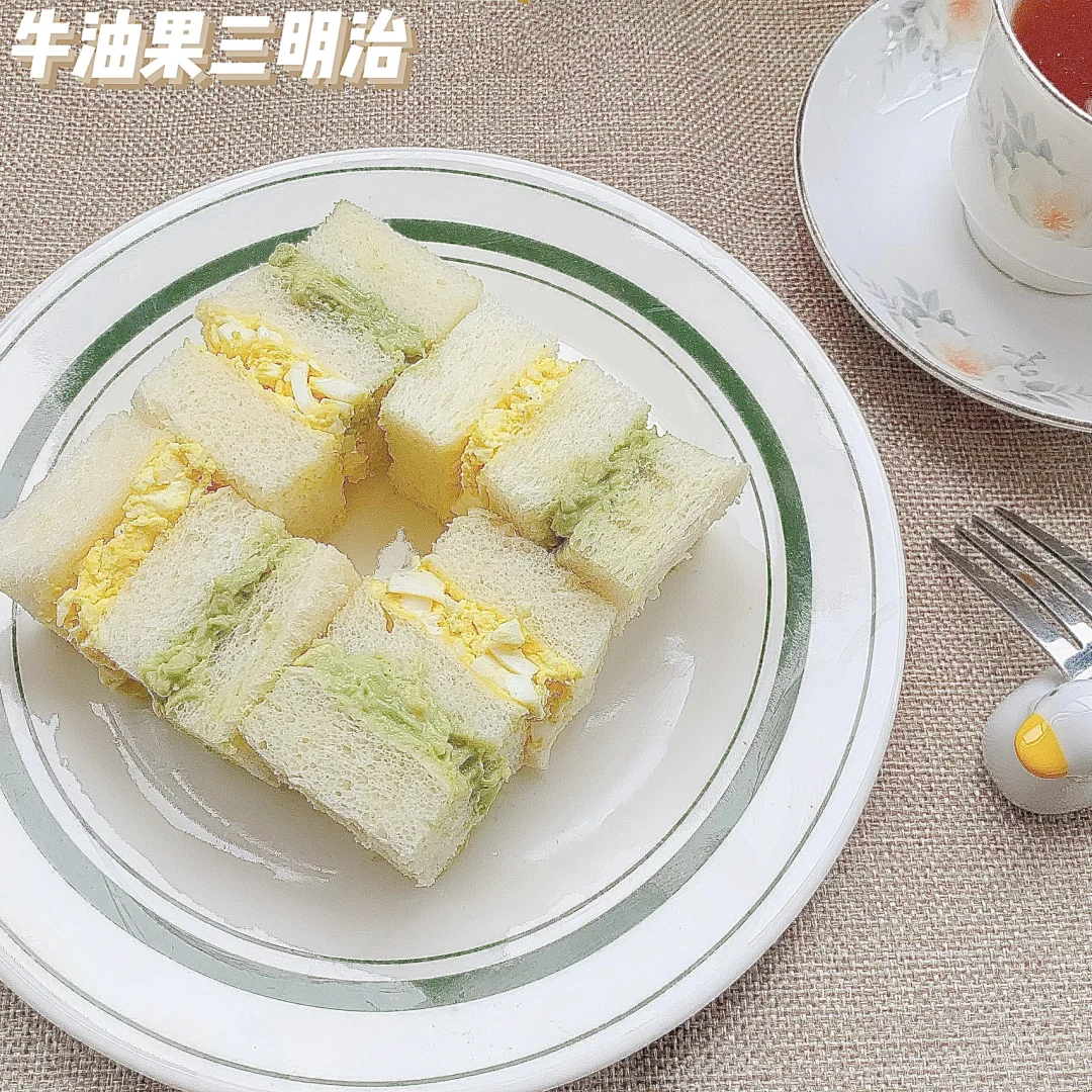 牛油果鸡蛋三明治｜最好吃最春天的三明治🥪