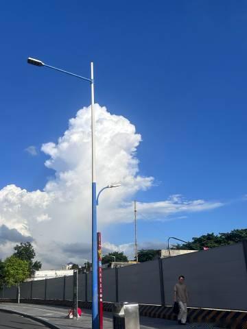 下班后去了五山，坐电鸡逛了一圈华工，在游泳馆看了半个钟，一听就很夏天<...