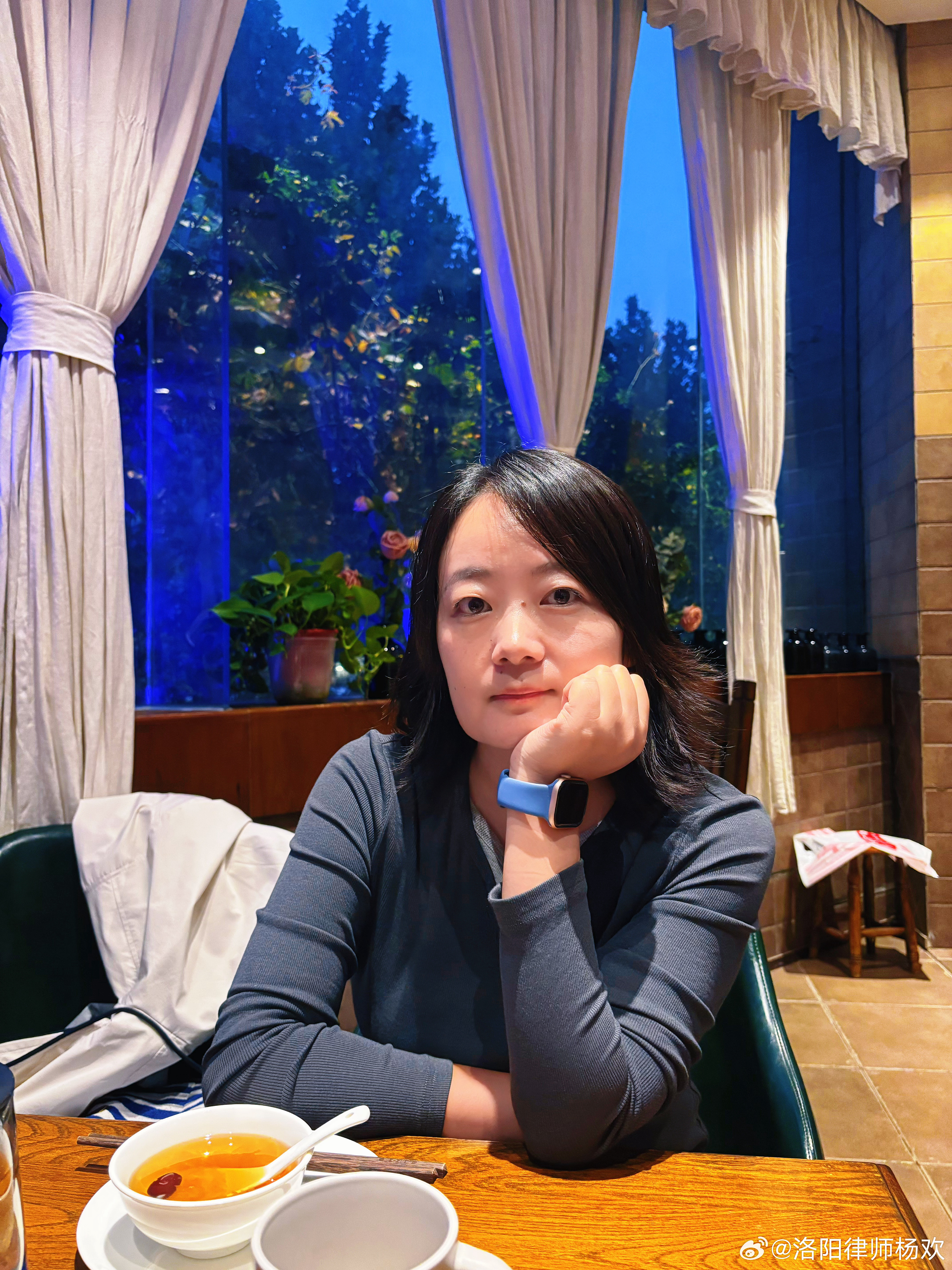 雨天里奔波 幼儿园接娃 晚餐漂亮饭 游乐场遛娃  tough busy...