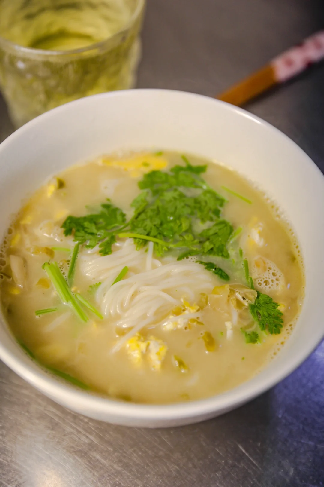 坚持做1000种面不重样（233）榨菜丝鸡蛋汤面