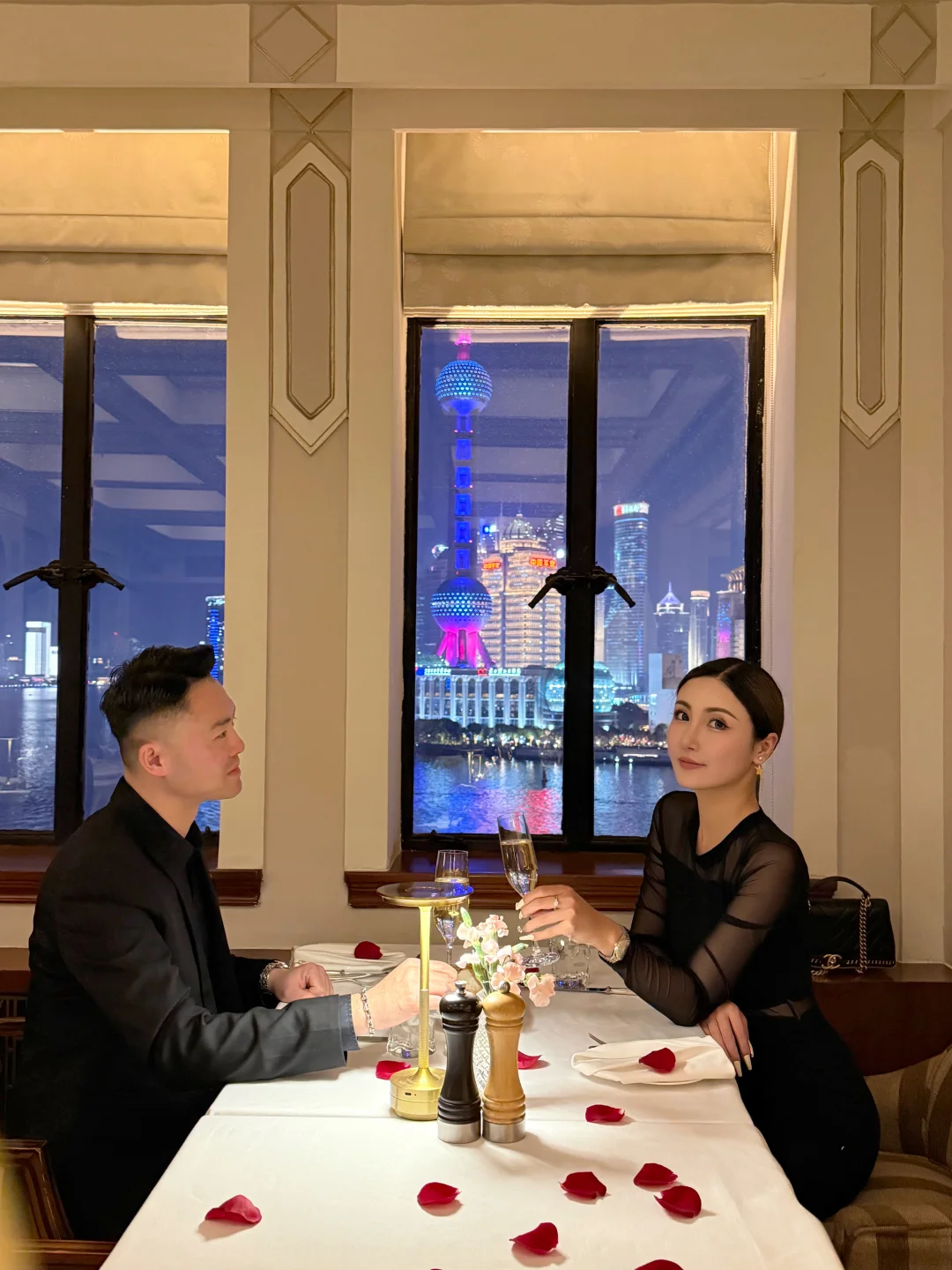 在外滩C位，用一场仪式感晚餐说“我爱你”