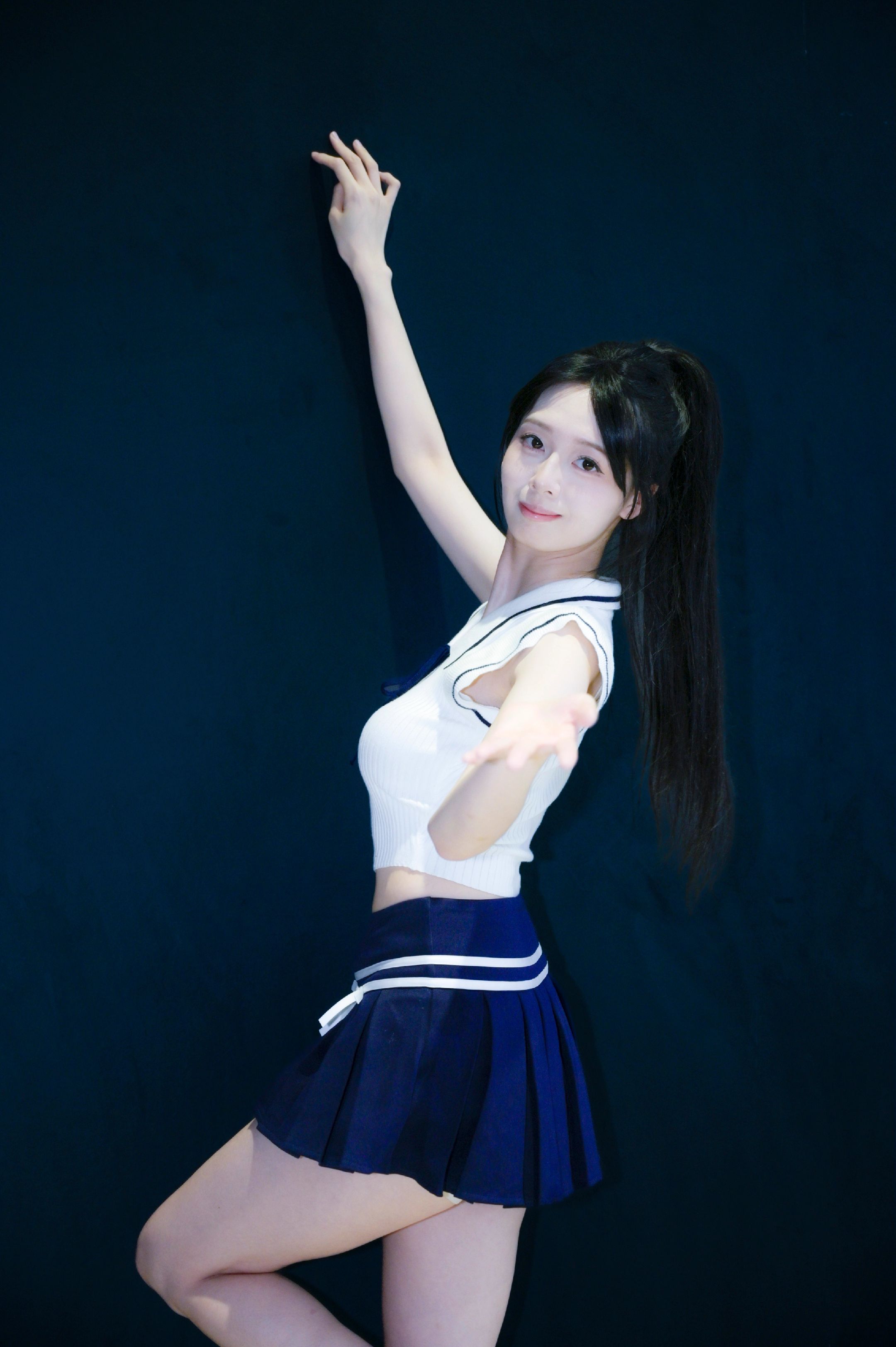 华车展上的小姐姐