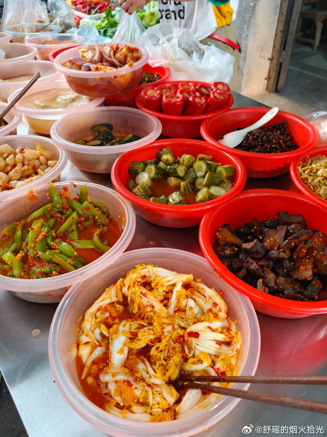 顺时而食，秋天的菜市，有什么吃什么。

#孙艺珍说给玄彬什么就吃什么# ​