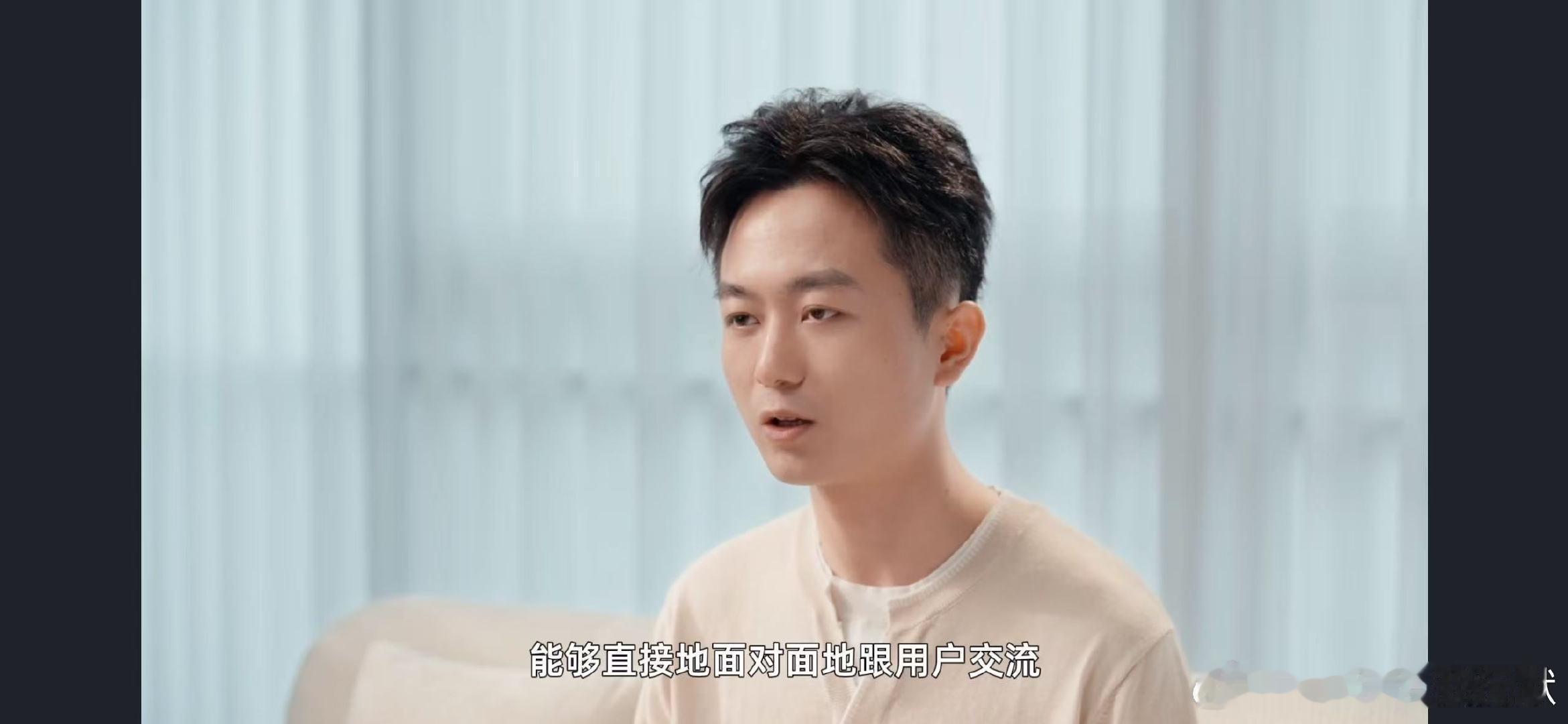 #60美元深圳AI眼镜在美国卖爆#不是短视频偶然爆火，是一次次测试、根据用户反馈持续迭代，这款60美元深圳AI眼镜在海外闯出一片天。不靠堆砌参数，抓住日常真实使用场景，最终在TTS美区拿下475万美元，国产新品牌出海的鲜活样本。
#00后侄子带80后叔叔勇闯美国# ​