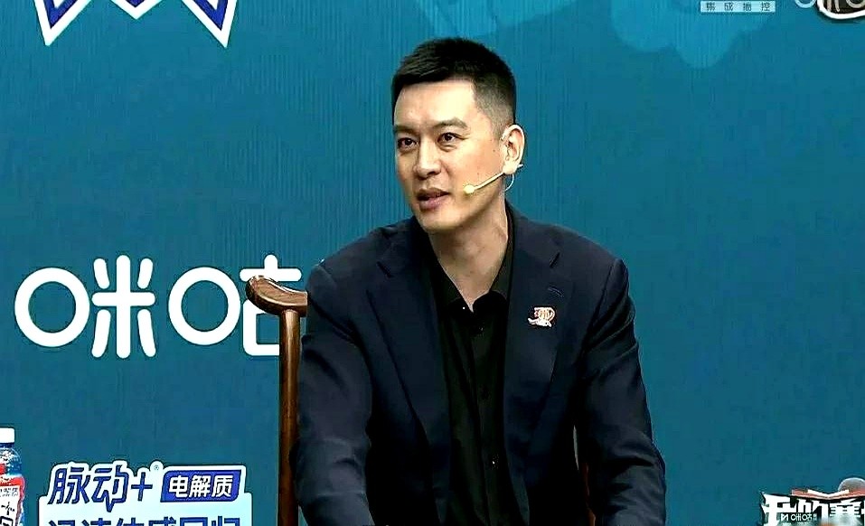 哈哈，太搞笑！  不得不说，杨鸣指导太会整活了，在解说总决赛过程中，他...