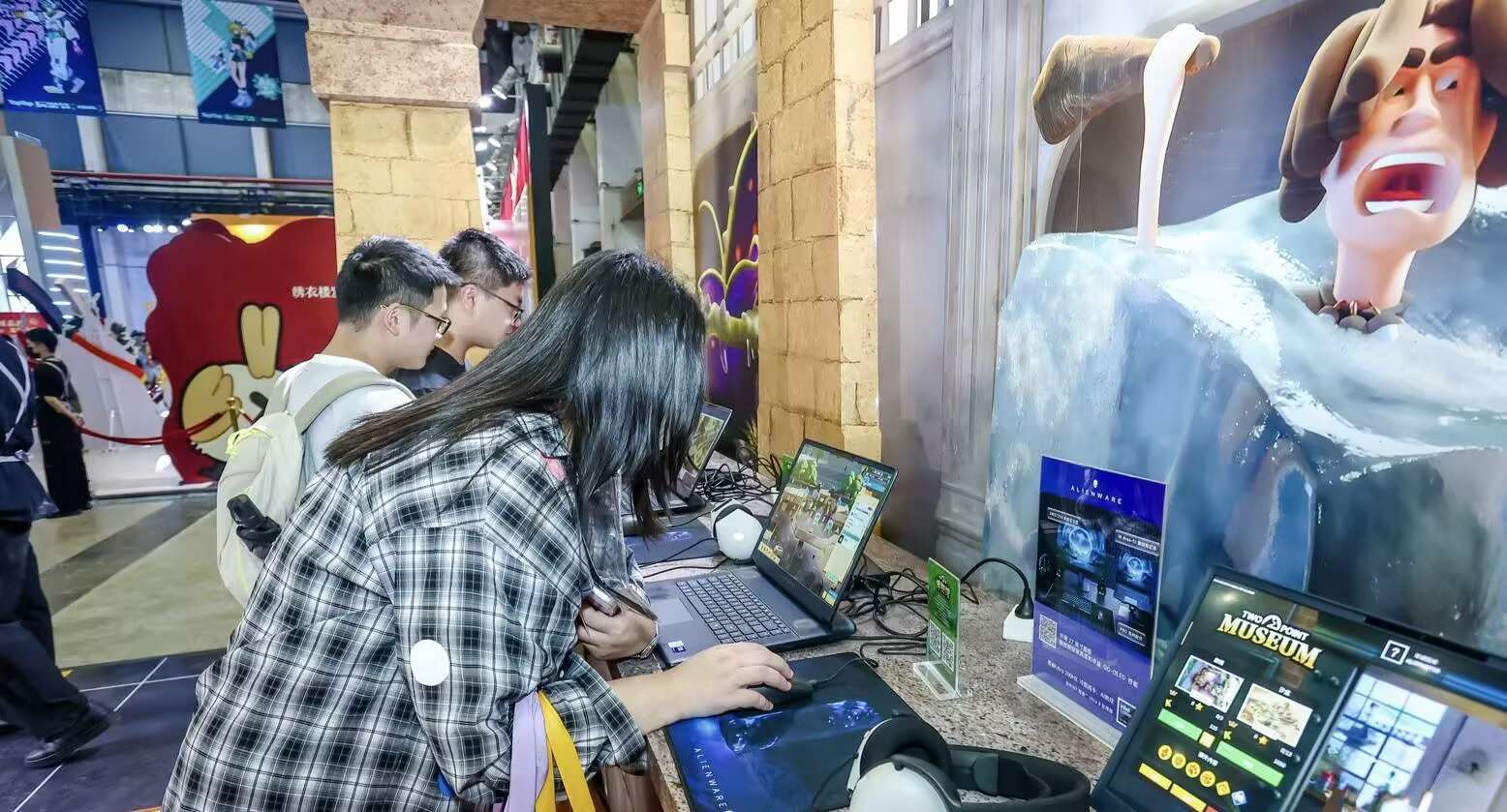 玩聚节沉浸式新游体验TapTap玩聚节 上直击TapTap玩聚节现场盛况✅ 近百款海内外新游齐聚现场，国风、科幻、模拟、解谜各种风格全覆盖。沉浸式主题场景氛围感拉满，真实触控游戏画质、实操体验玩法，每一款新游都自带惊喜，逛一整天根本逛不够！ ​​​