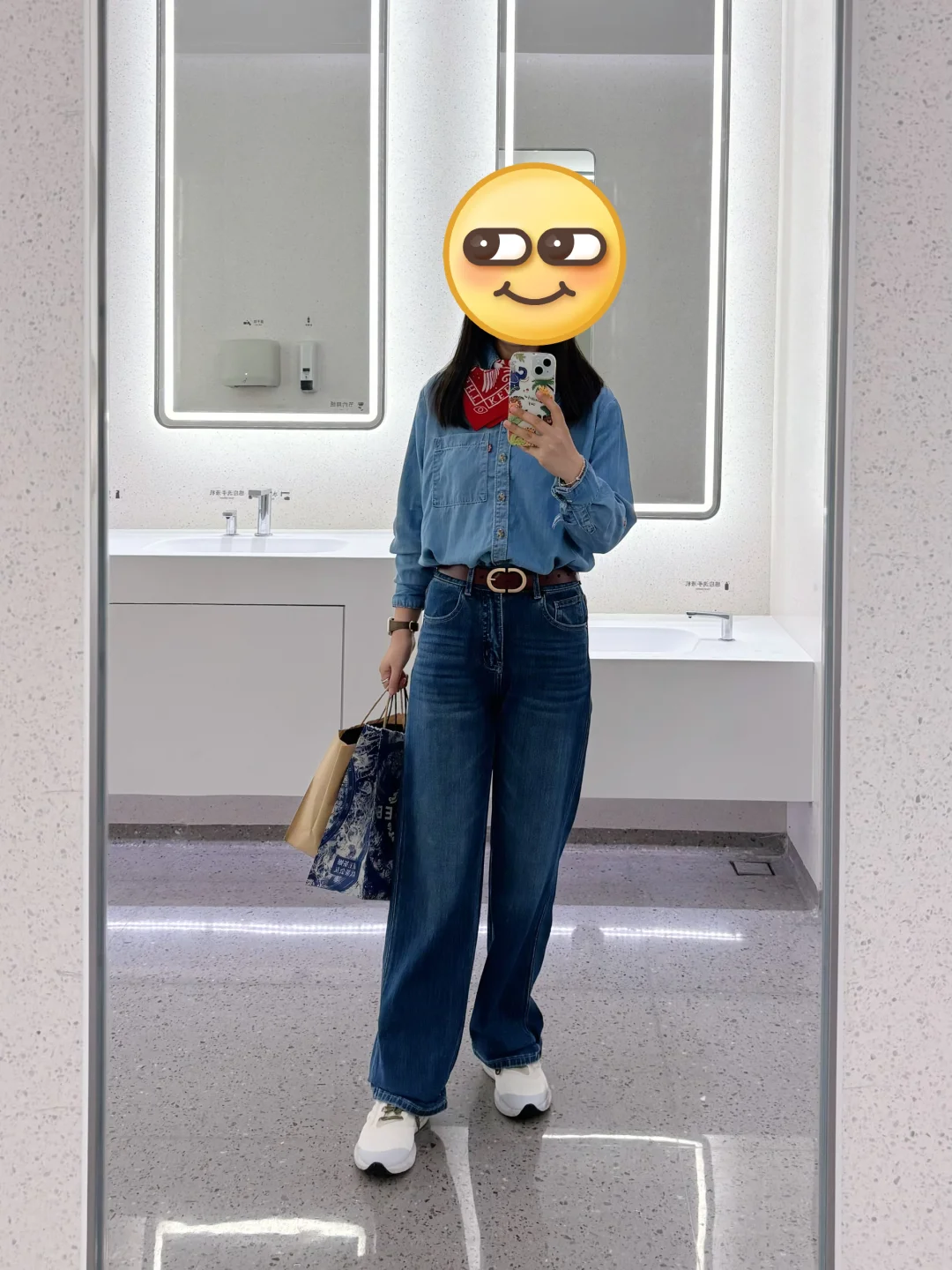 终于买到一条又舒服又版型好的直筒牛仔裤