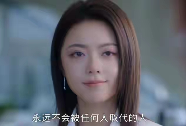 赵今麦杀疯了！央视新剧《无可替代》，终于拍出真实职场大女主
 
终于有一部不悬浮、不恋爱脑、不圣母的国产职场剧了！
 
央视刚开播的《无可替代》真的太顶了！赵今麦饰演的徐迟，绝对是近几年荧幕最飒00后职场新人。
 
没有主角光环乱开挂，也没有傻白甜被人一路照顾。
普通院校出身的她，凭着狠劲、野心和高