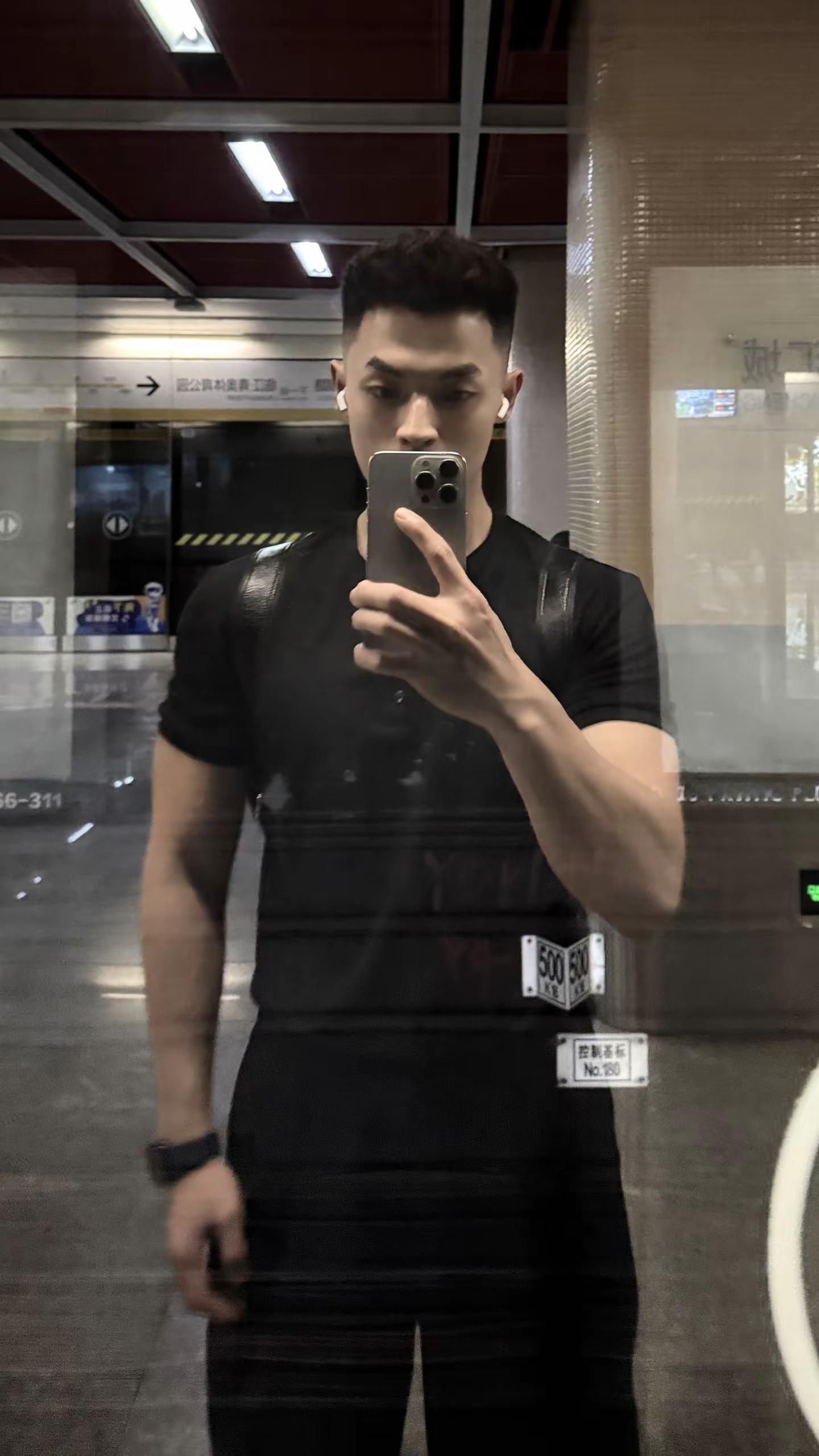 人间唯有相伴最难得。单依纯 最难得 生活碎片 男生穿搭