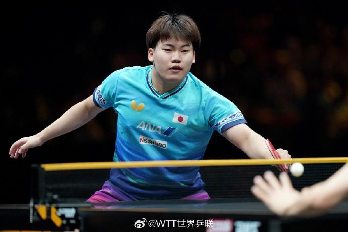 国乒大满贯已失三冠，日本选手闯进男单决赛
周启豪2：4不敌日本选手松岛辉空，无缘决赛。这是首次中国男子选手无缘中国大满贯决赛。
松岛辉空是新科男子单打世界第一，来势汹汹不容小觑。曾夺得美国大满贯冠军。
而中国选手则罕见的失去了世界第一的位置
中国男子单打为何会这样？欢迎留下你的评论