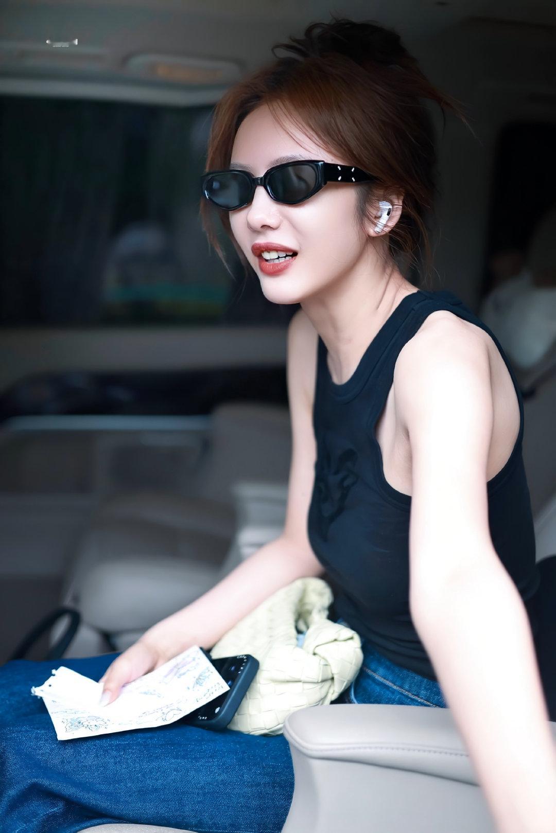 #蔡文静[超话]#  

260824 到达🛬

老公王堂堂来袭

​