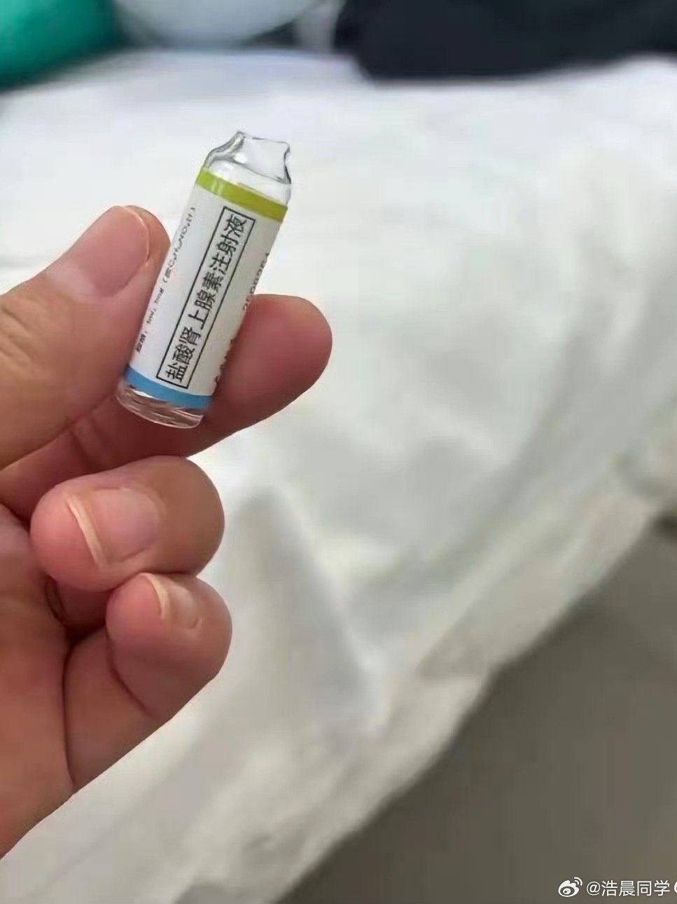 #热点事件[超话]##8个月男婴被误注射十倍肾上腺素#没下错医嘱，小孩需要稀释的，是护士可能看错了，没核对，医院确实是过错方，肾上腺素这种急救药物用药还是要注意 ​