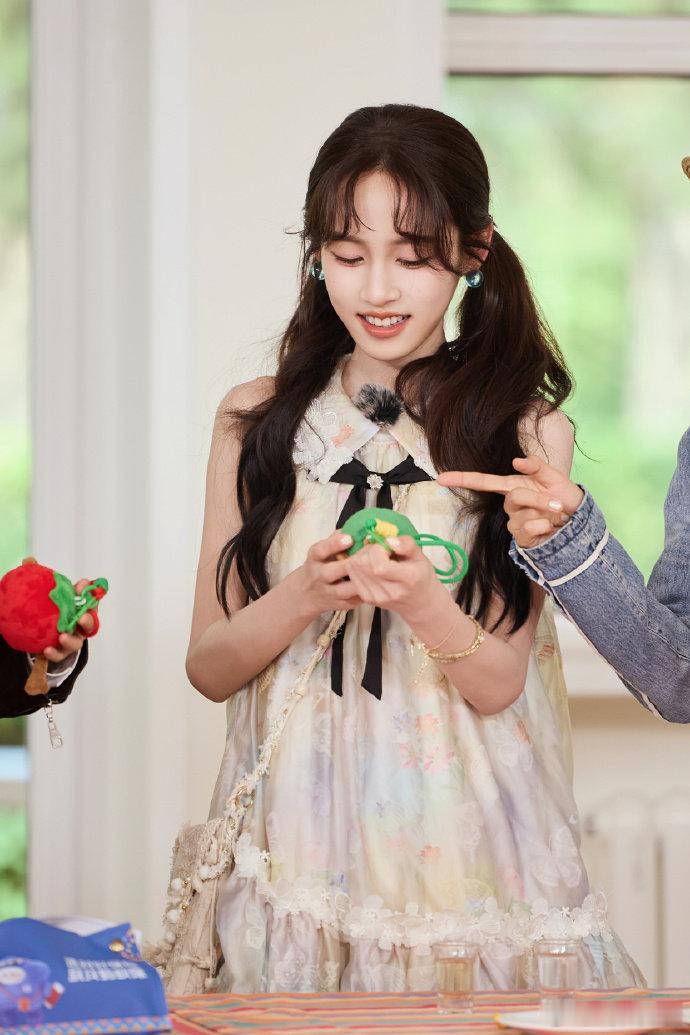 #演员王可[超话]##王可感觉花少团初见面像相亲##花儿与少年# 小妹观察力满分！一句话精准总结初见状态，已经开始期待更多爆梗。 ​