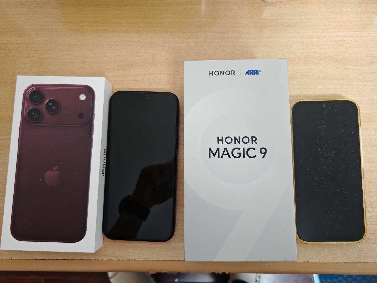 iphone18 pro max和荣耀Magic 9到了，把玩了下，感觉我的荣耀Magic V3还能再战5年 ​