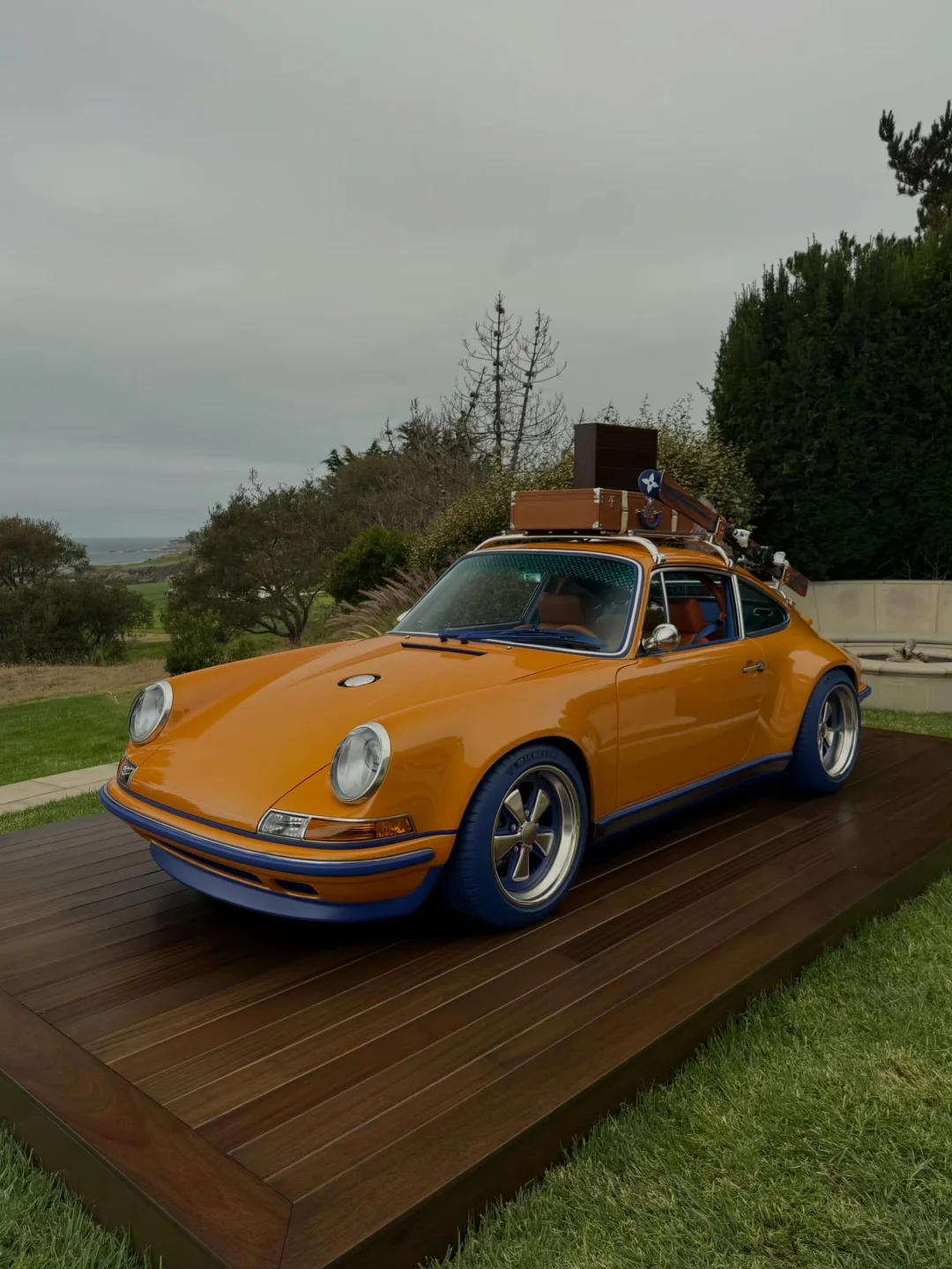 Louis Vuitton x Singer 911