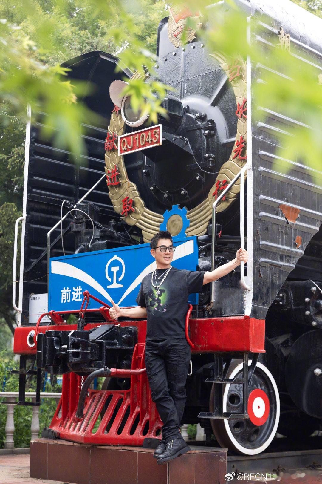 #任贤齐[超话]# 下一站石家庄㊗️齊哥演唱会顺顺利利[抱一抱][抱一抱][抱一抱][抱一抱] ​